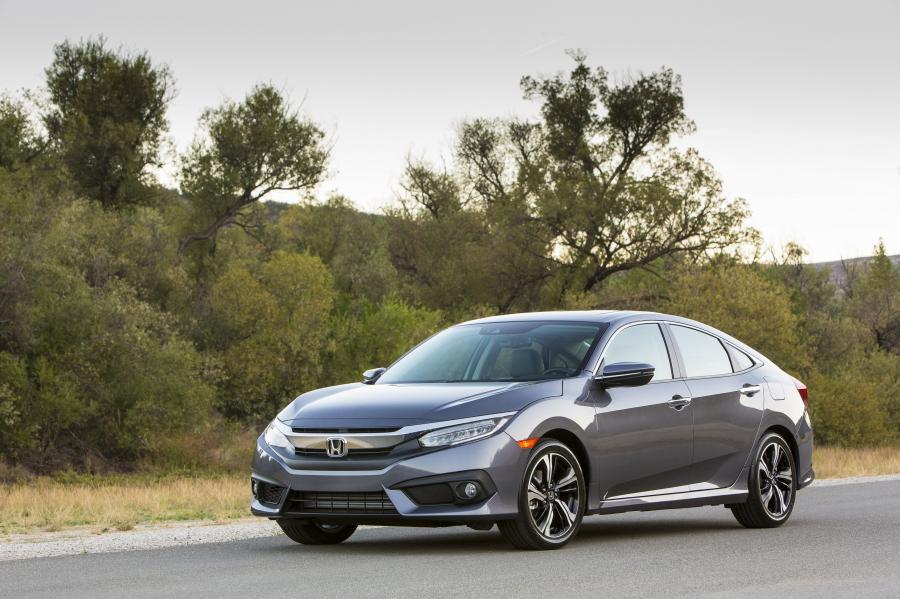  Honda Civic Touring Sedan (FC1) 2015 года  (NA) (фото 24 из 40)